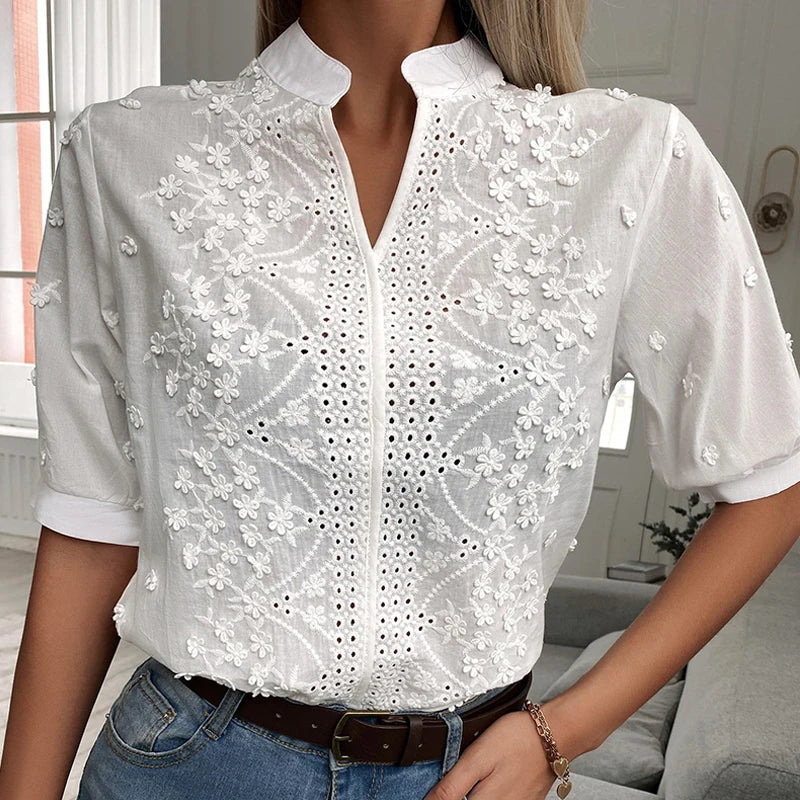 Elegantes Spitzen-Top mit V-Ausschnitt