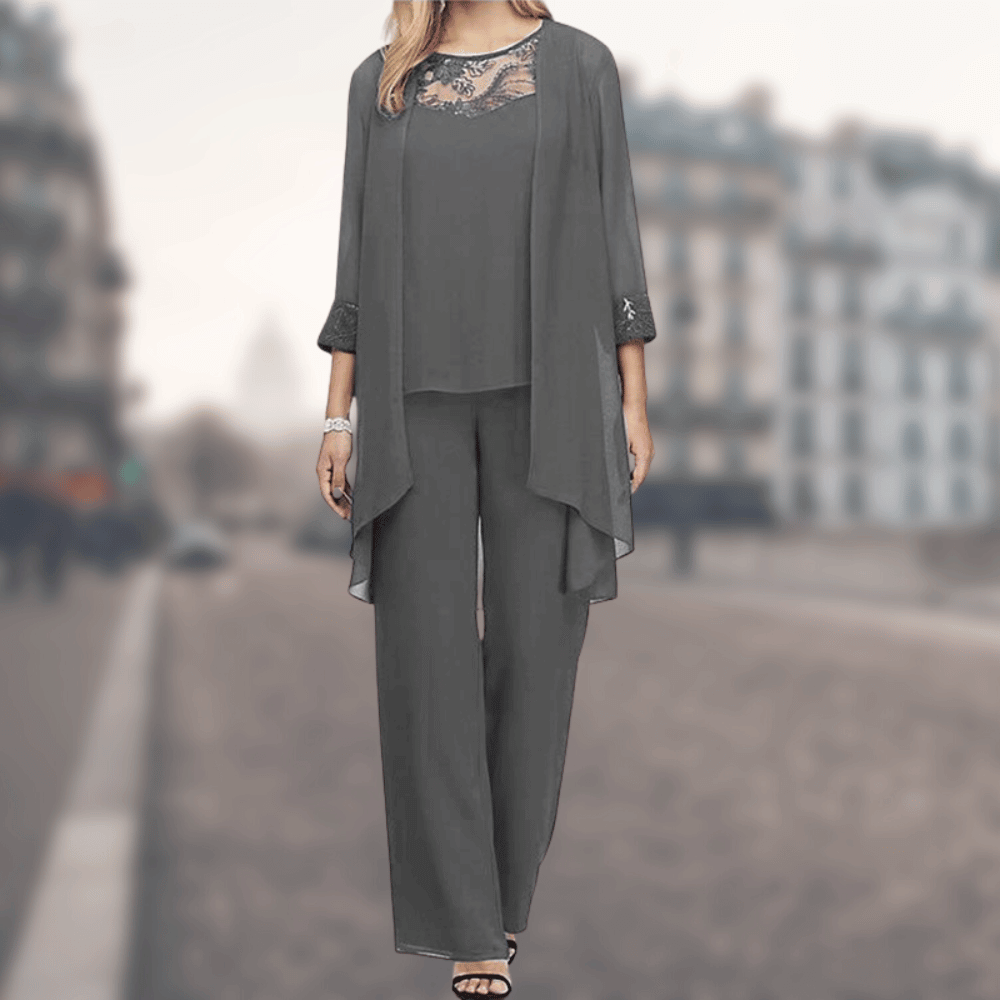 Dreiteiliges Damen-Ensemble: Eleganz & Komfort