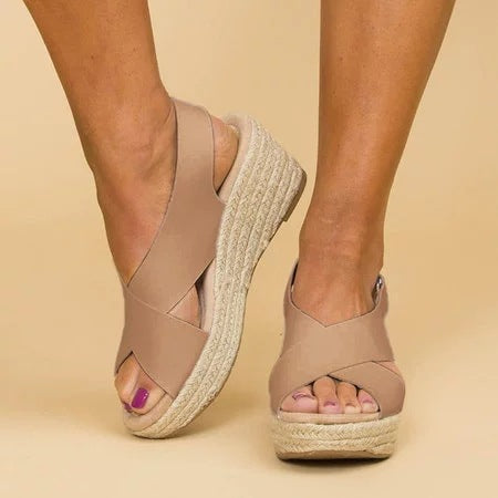 Bequeme Damen-Sommersandalen mit Dämpfung und breiter Sohle