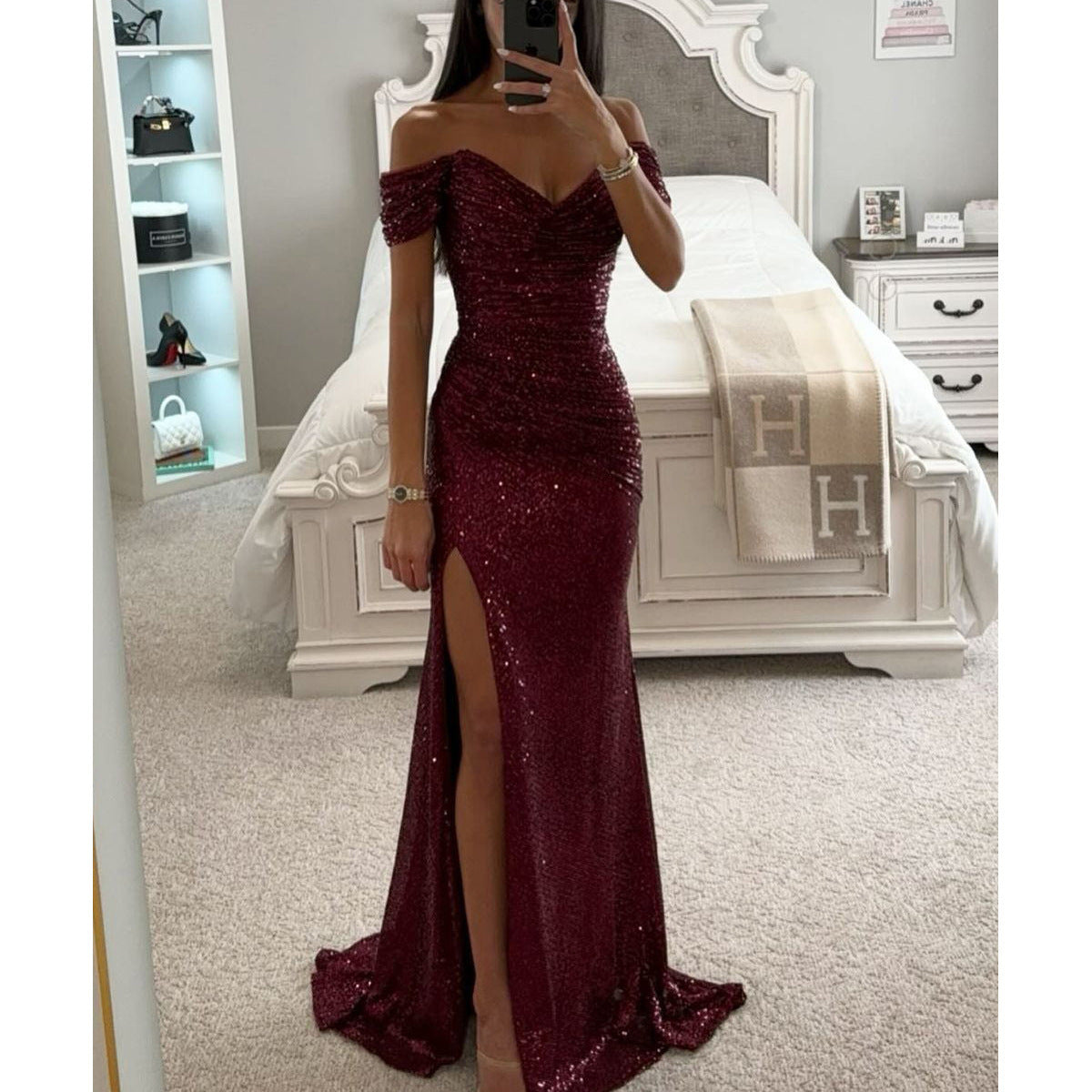 Off-Shoulder Abendkleid mit Pailletten und Schlitz