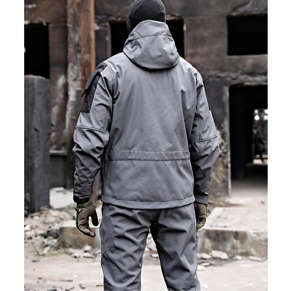 Wasserdichter Thermoanzug Herren mit mehreren Taschen
