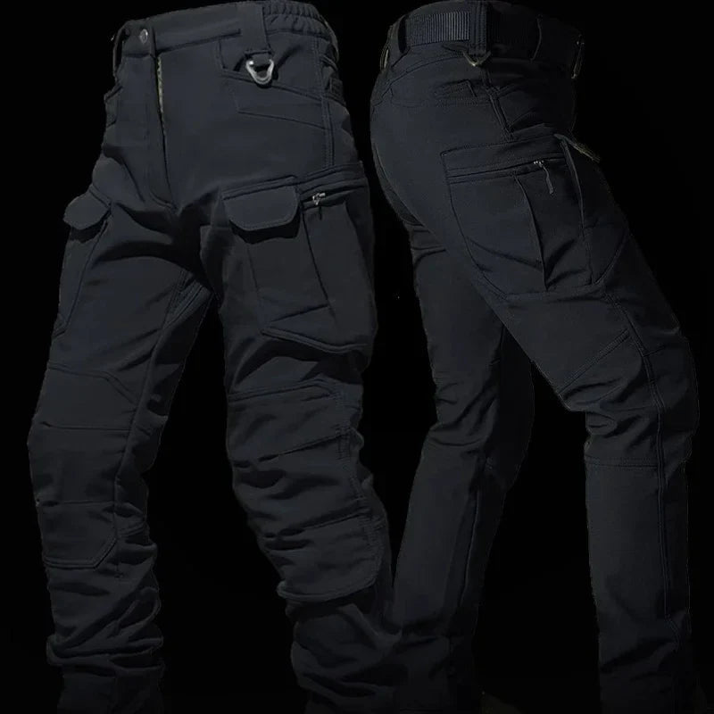 Wasserdichter Thermoanzug Herren mit mehreren Taschen