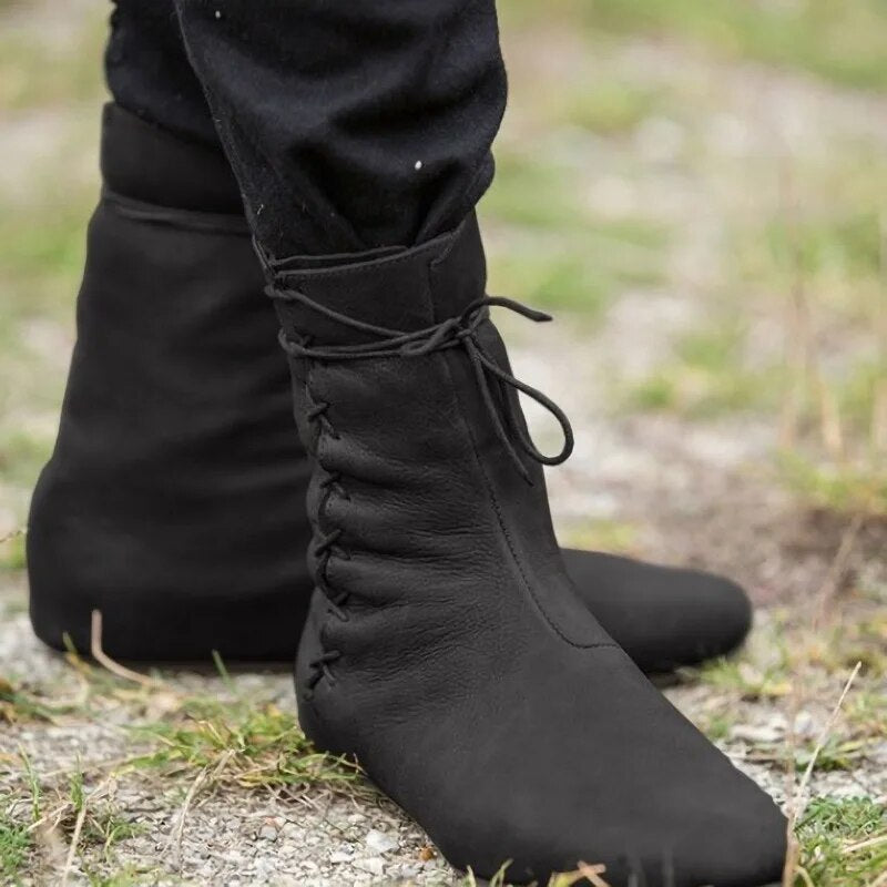 Mittelalterliche Herren-Lederstiefel: Klassischer Stil & Komfort