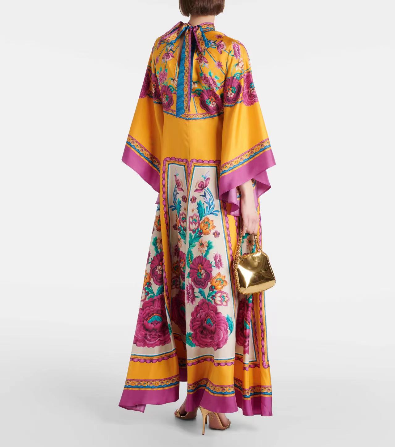 Gedrucktes Dreiviertelarm-Maxikleid mit 3D-Effekt
