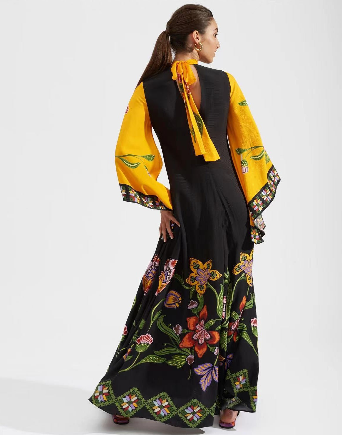 Gedrucktes Dreiviertelarm-Maxikleid mit 3D-Effekt