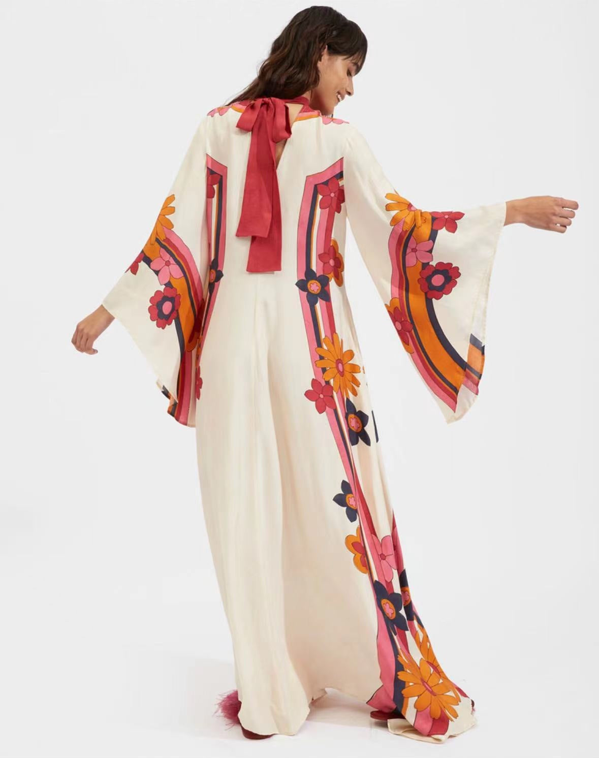 Gedrucktes Dreiviertelarm-Maxikleid mit 3D-Effekt