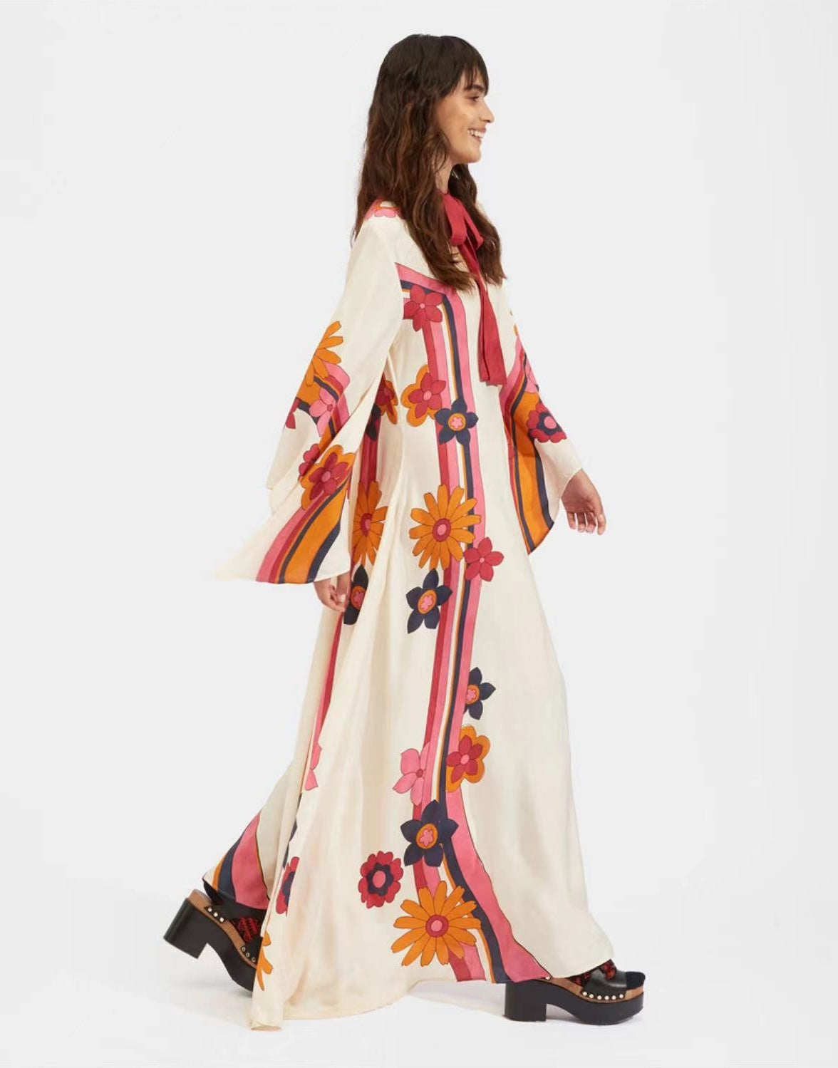 Gedrucktes Dreiviertelarm-Maxikleid mit 3D-Effekt