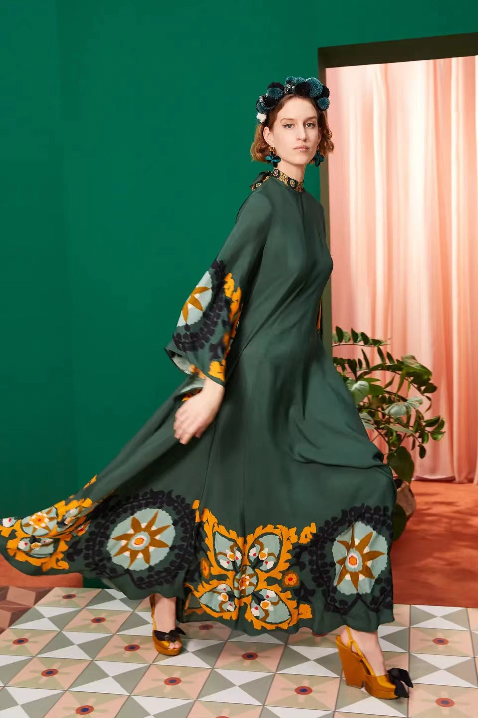 Gedrucktes Dreiviertelarm-Maxikleid mit 3D-Effekt