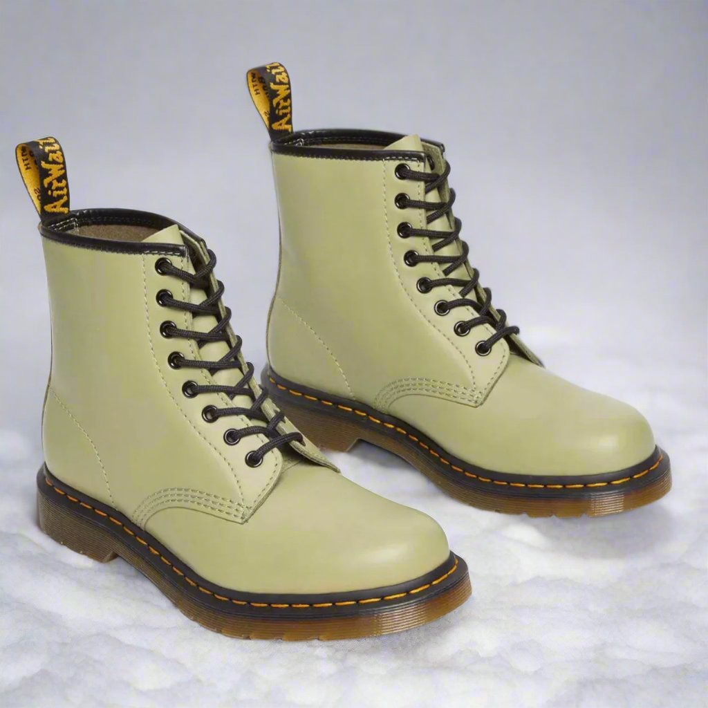 Klassische Schnürstiefel aus Eco-Leder