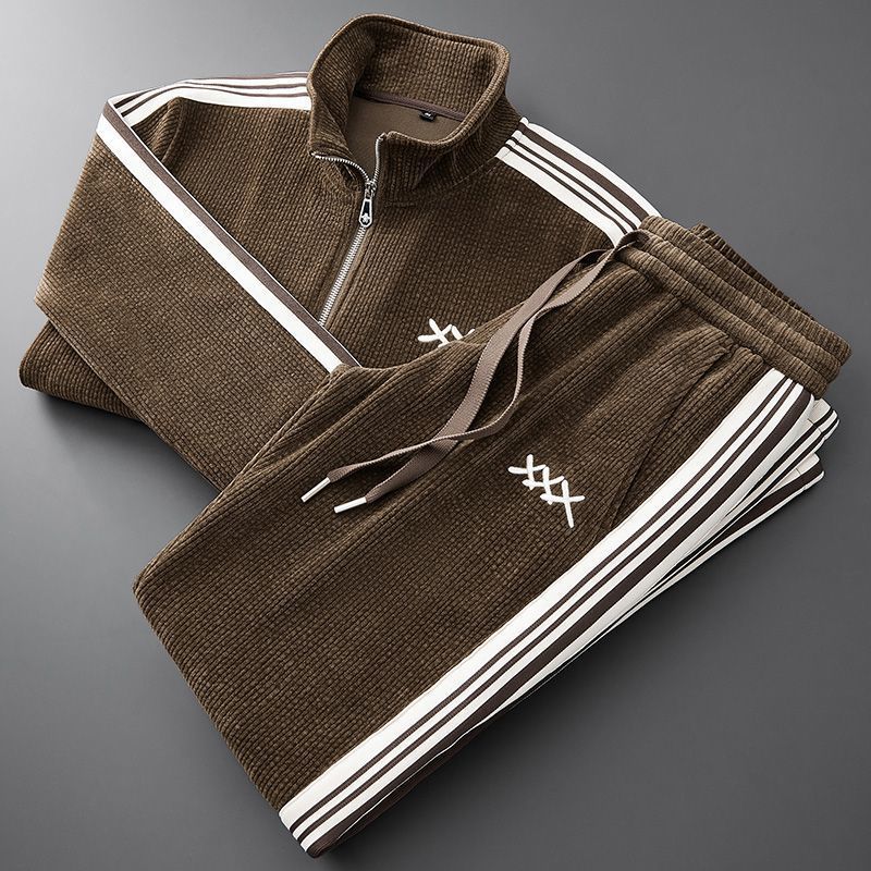 Bequemer Trainingsanzug: Zeitloses Design & Komfort
