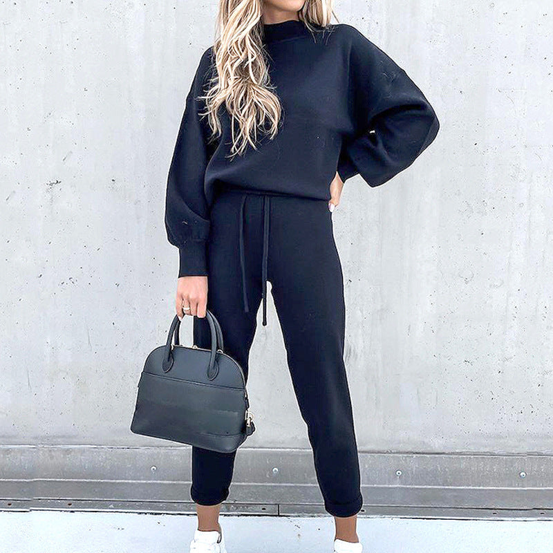 Gemütlicher Hausanzug mit Rollkragen und High-Waist-Hose