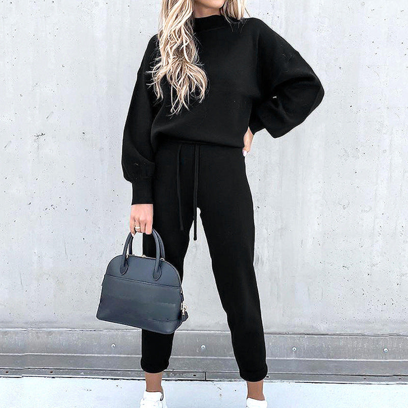 Gemütlicher Hausanzug mit Rollkragen und High-Waist-Hose