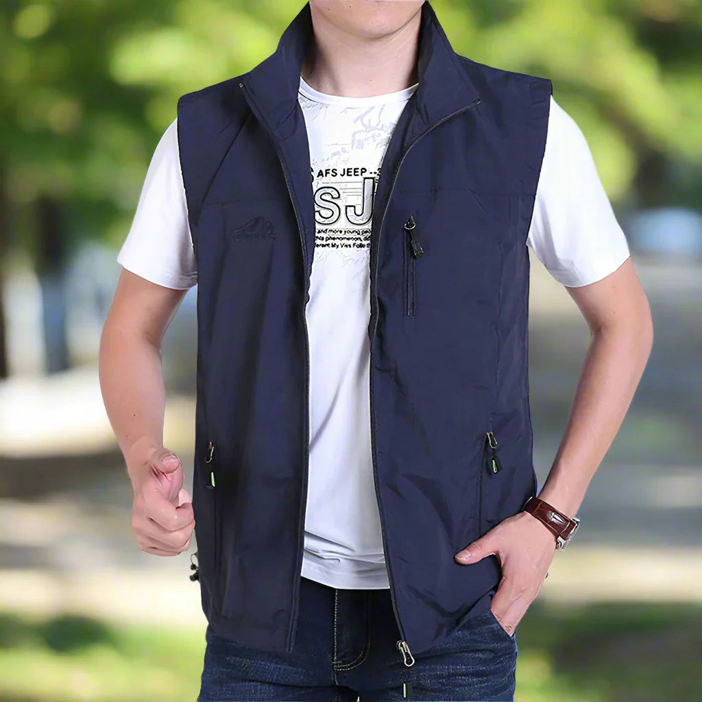 Herren Multifunktionsweste: Leichte Outdoor-Weste mit Taschen