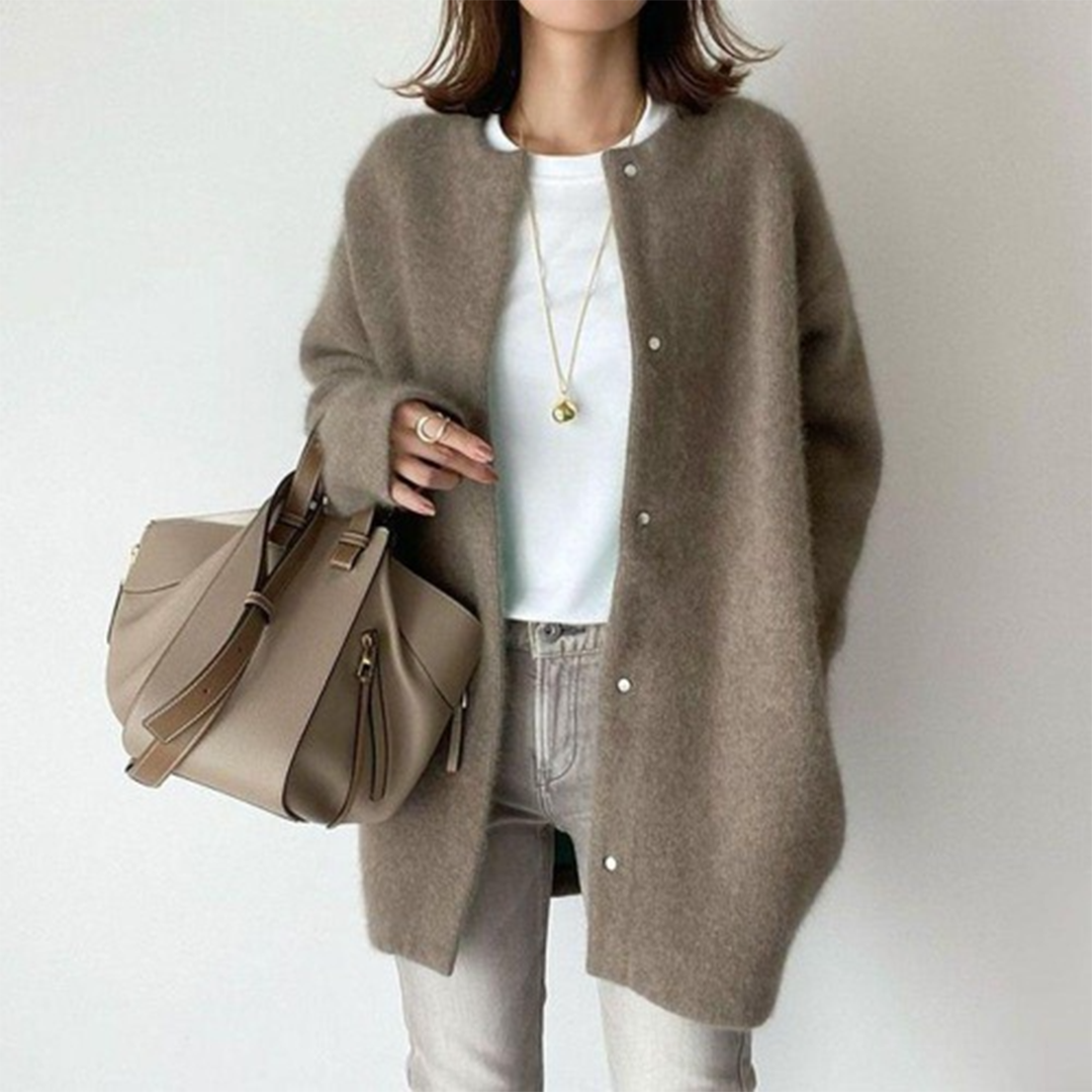 Stilvolle Damen-Strickjacke mit Taschen