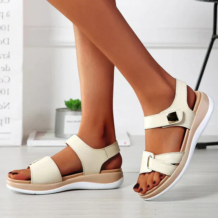 Orthopädische Damen-Sandalen mit verstellbaren Riemen