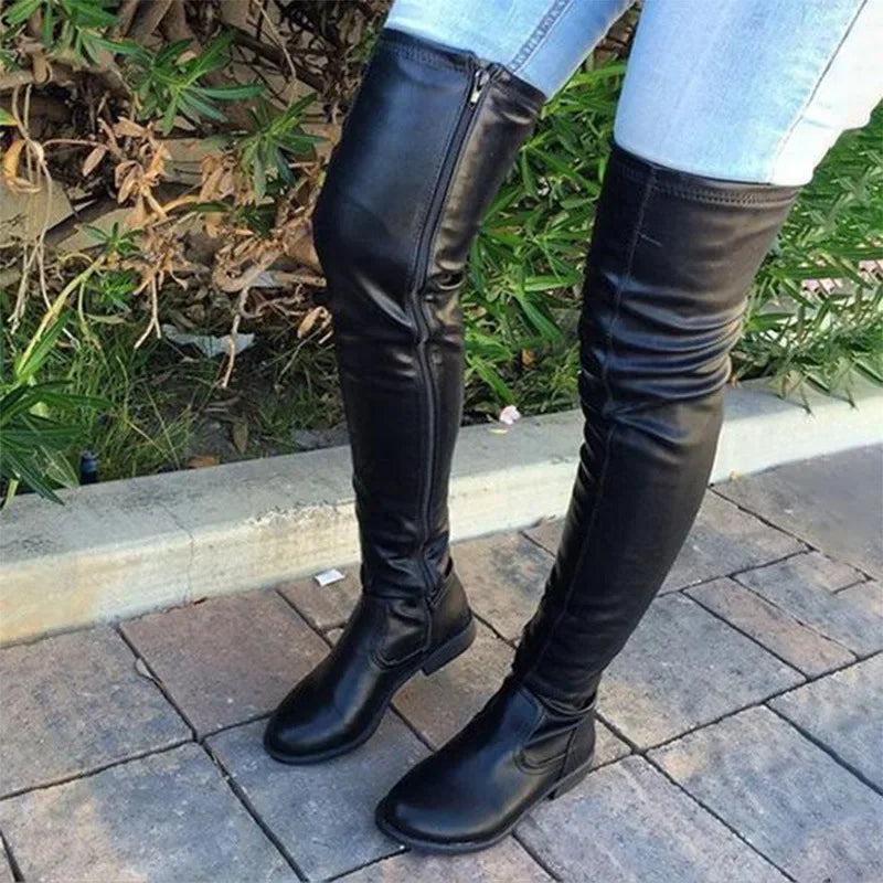 Schlanke Overknee-Stiefel für Damen