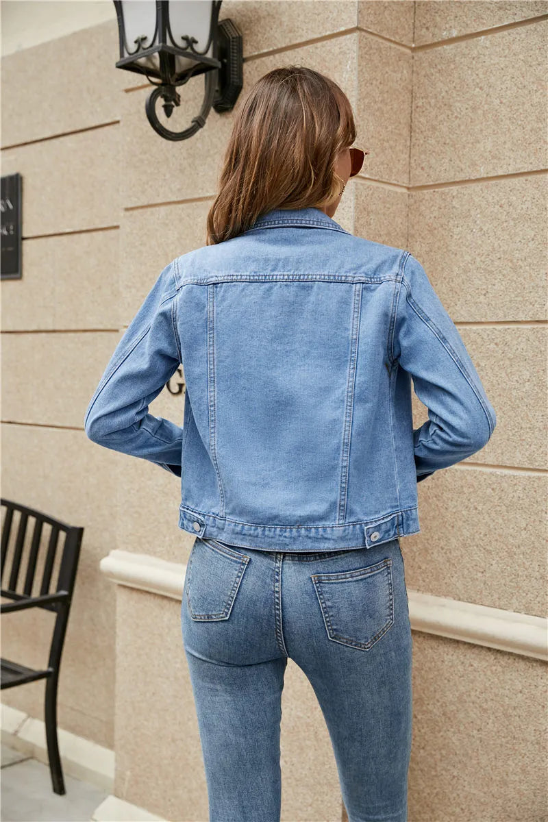 Damen Jeansjacke: Zeitloses Design & Komfort