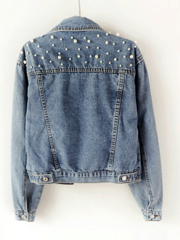 Jeansjacke mit Perlenverzierung