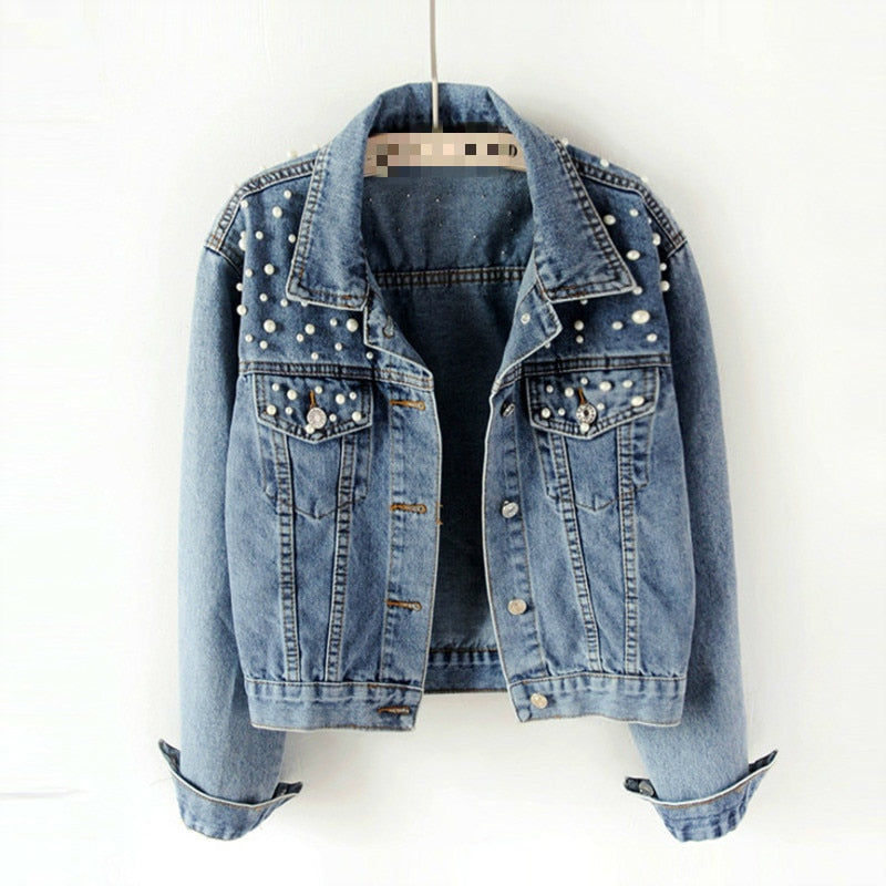 Jeansjacke mit Perlenverzierung