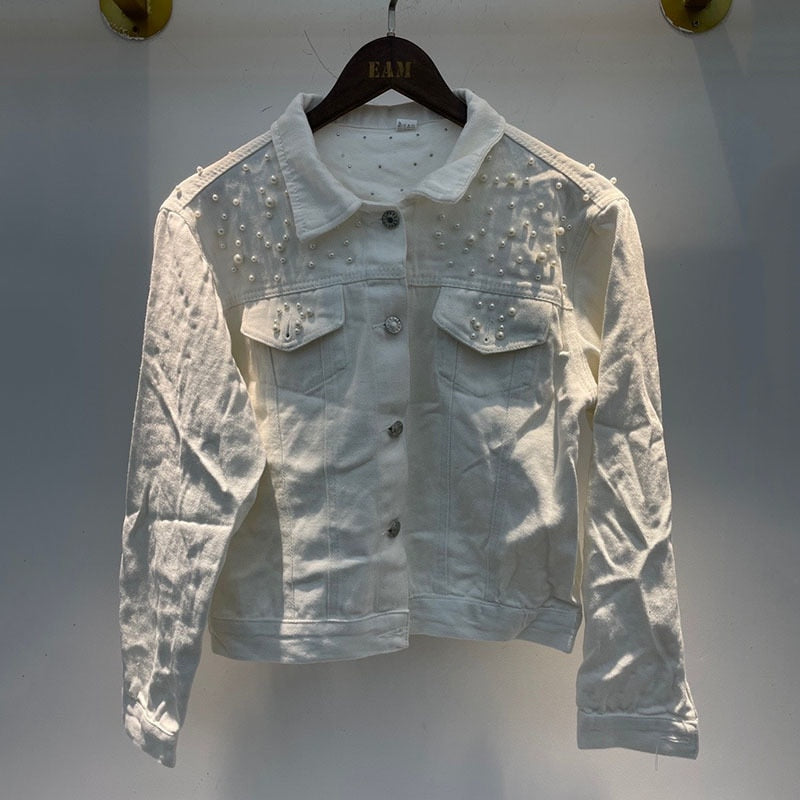 Jeansjacke mit Perlenverzierung
