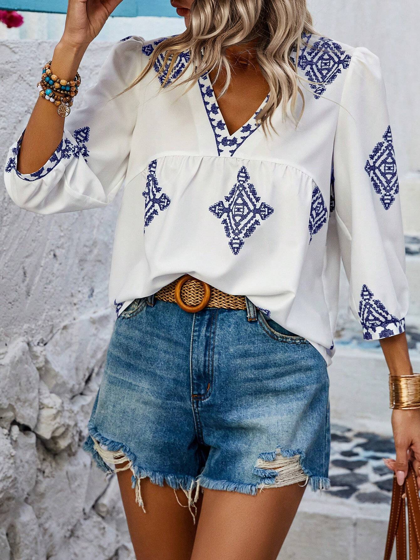 Boho-Chic Damenbluse mit V-Ausschnitt und Stickerei