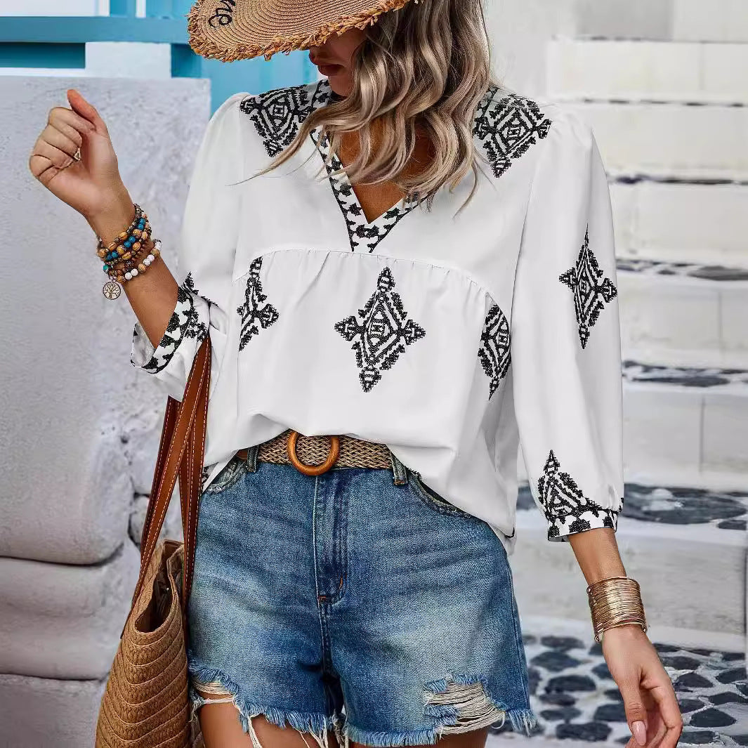 Boho-Chic Damenbluse mit V-Ausschnitt und Stickerei