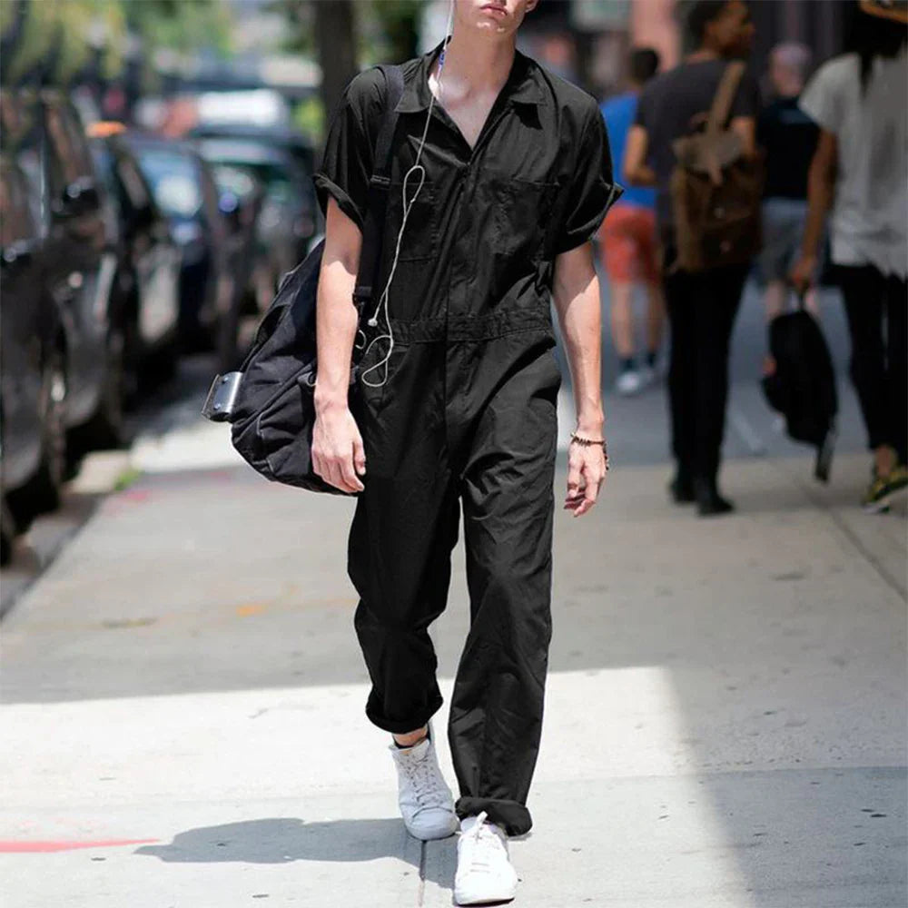 Einfarbiger Herren-Jumpsuit: Modern, lässig & funktional