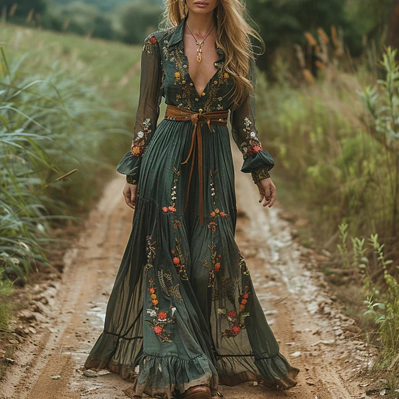 Langärmliges Plissiertes Kleid mit Muster