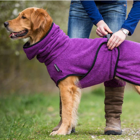 Warmer Hundemantel mit verstellbarer Schnalle