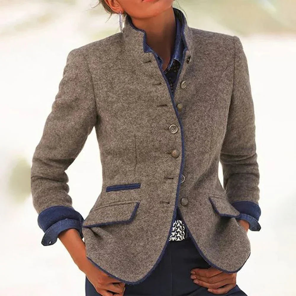 Hochwertiger Wollblazer mit Knopfverschluss