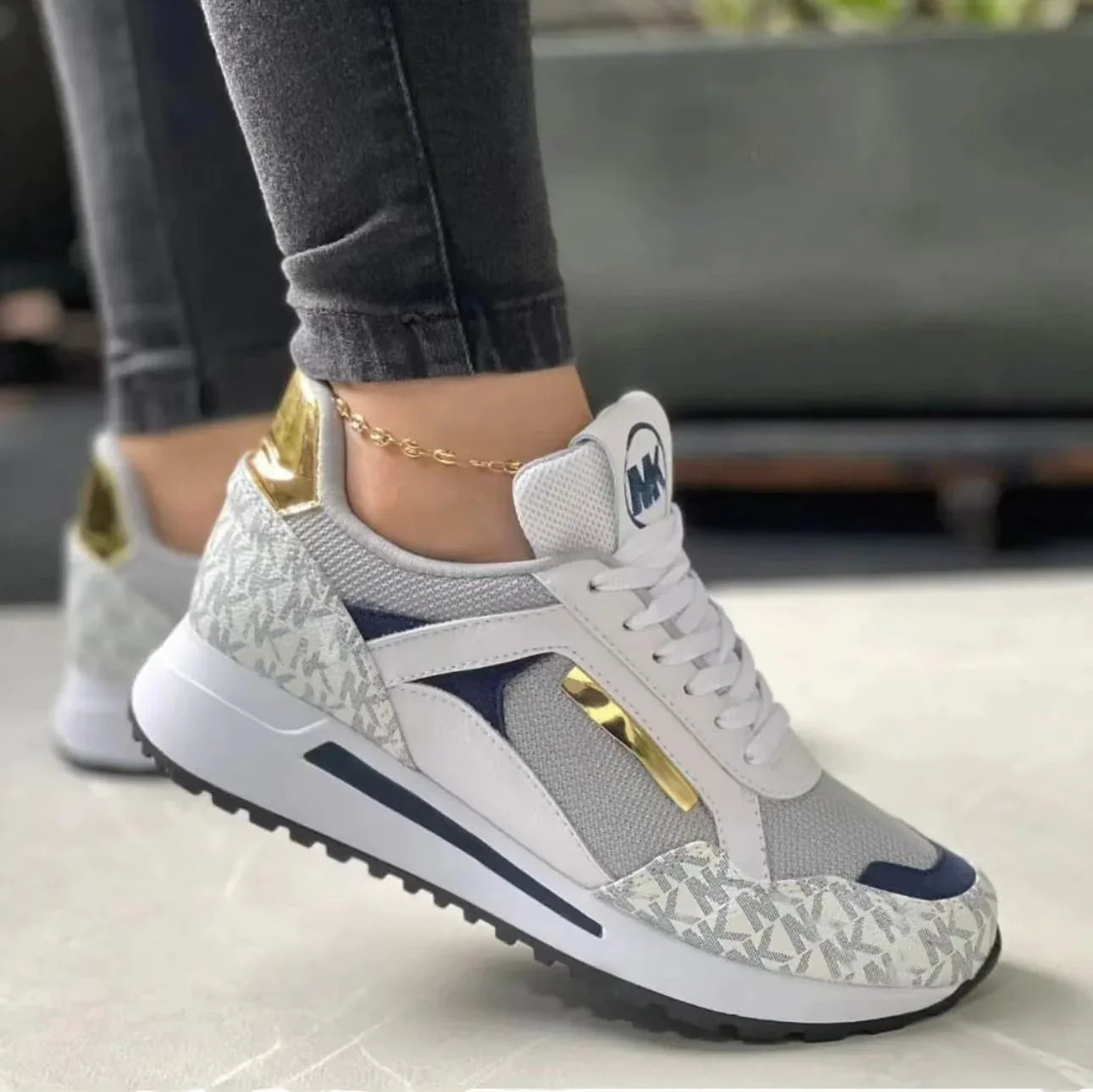 Orthopädische Sneaker für komfortables Gehen