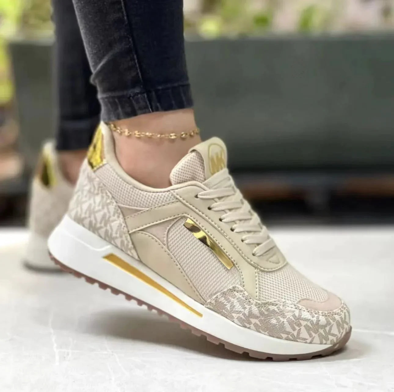 Orthopädische Sneaker für komfortables Gehen