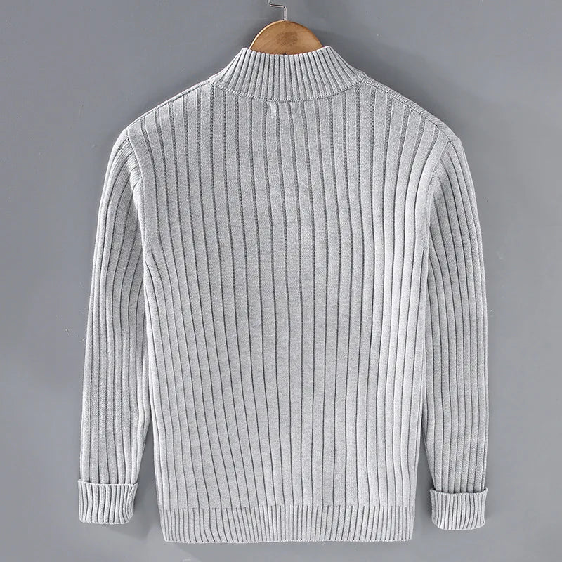 Merino Strickjacke mit Reißverschluss: Zeitloser Komfort & Stil