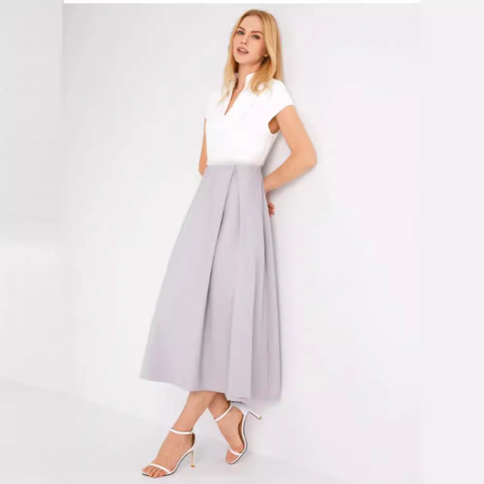 Weißes Sommerkleid mit Farbblock-Design und V-Ausschnitt