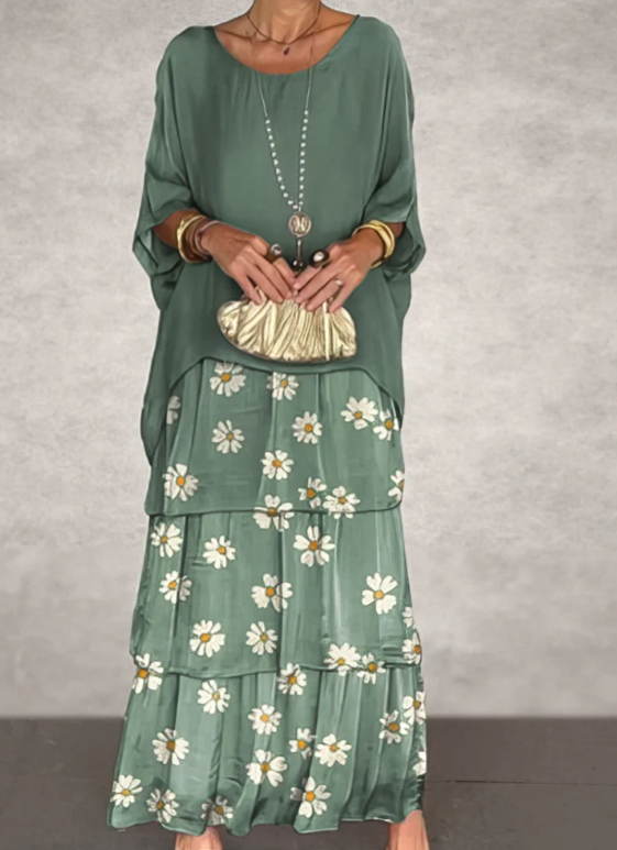 Elegantes Maxikleid mit weitem Rundhalsausschnitt