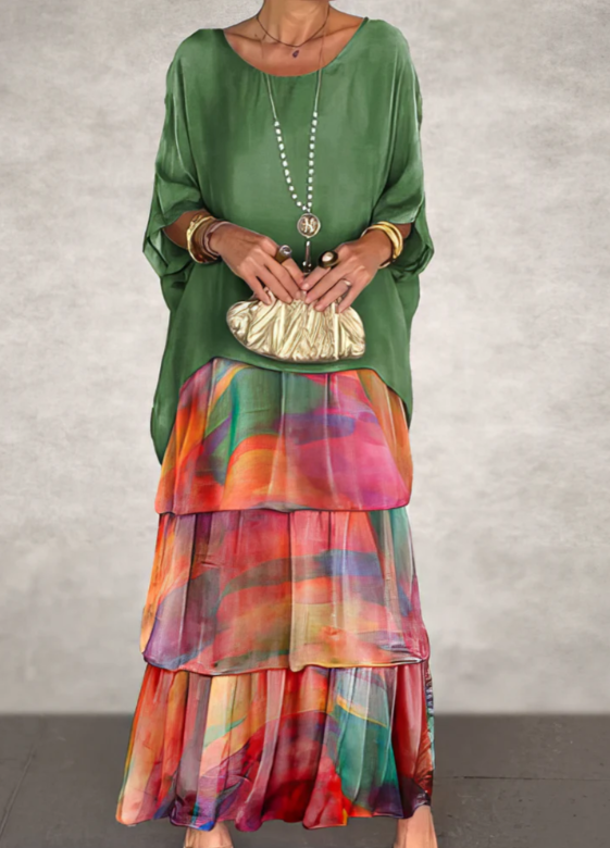 Elegantes Maxikleid mit weitem Rundhalsausschnitt
