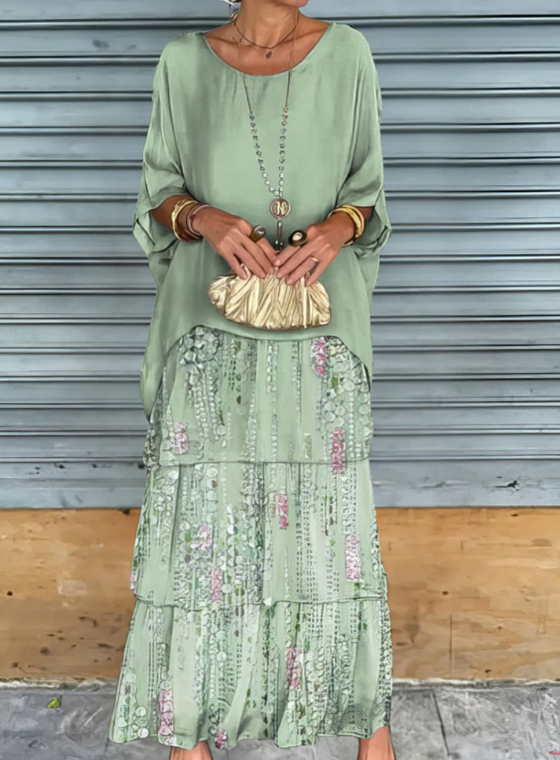 Elegantes Maxikleid mit weitem Rundhalsausschnitt