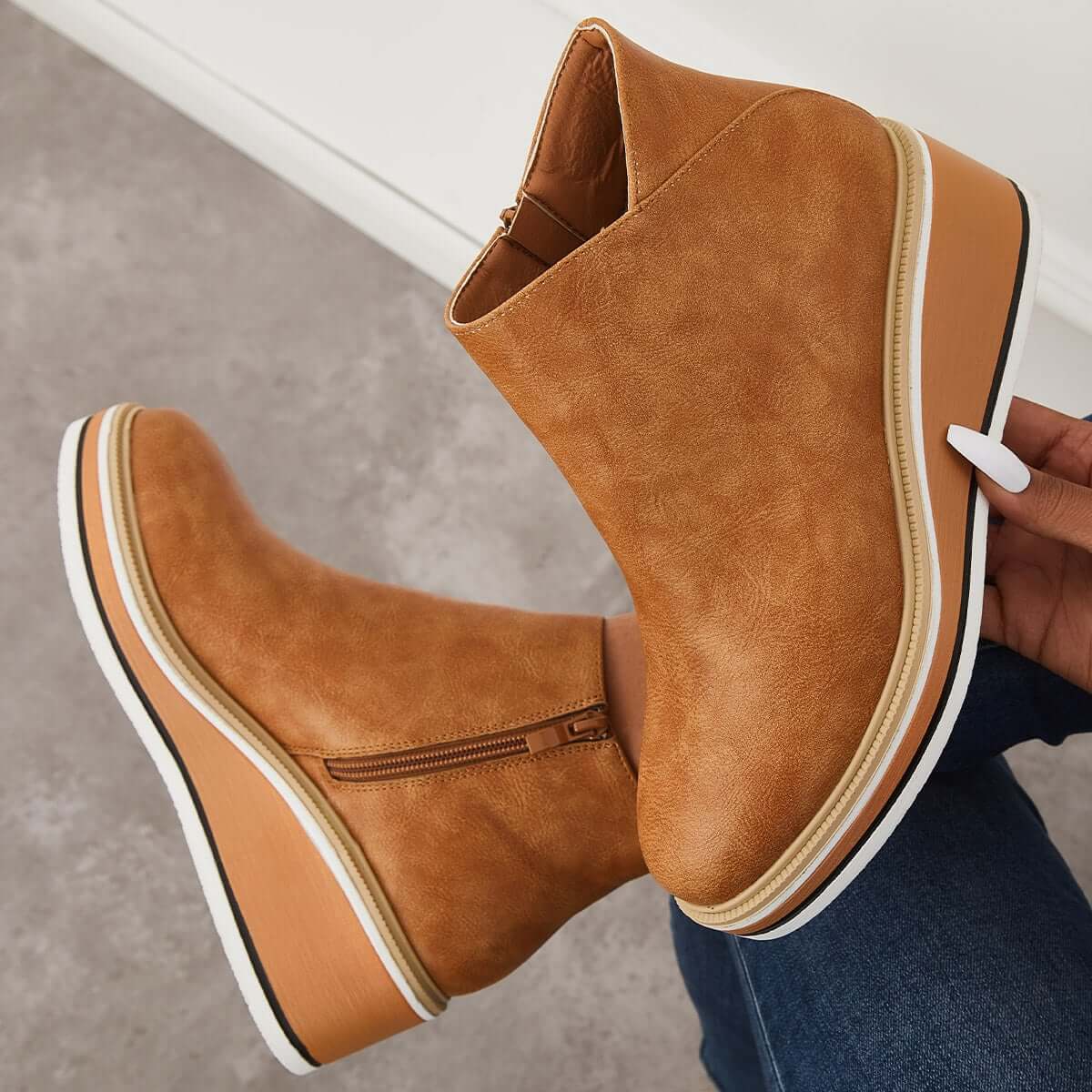 Stilvolle Plateau-Stiefeletten mit Reißverschluss