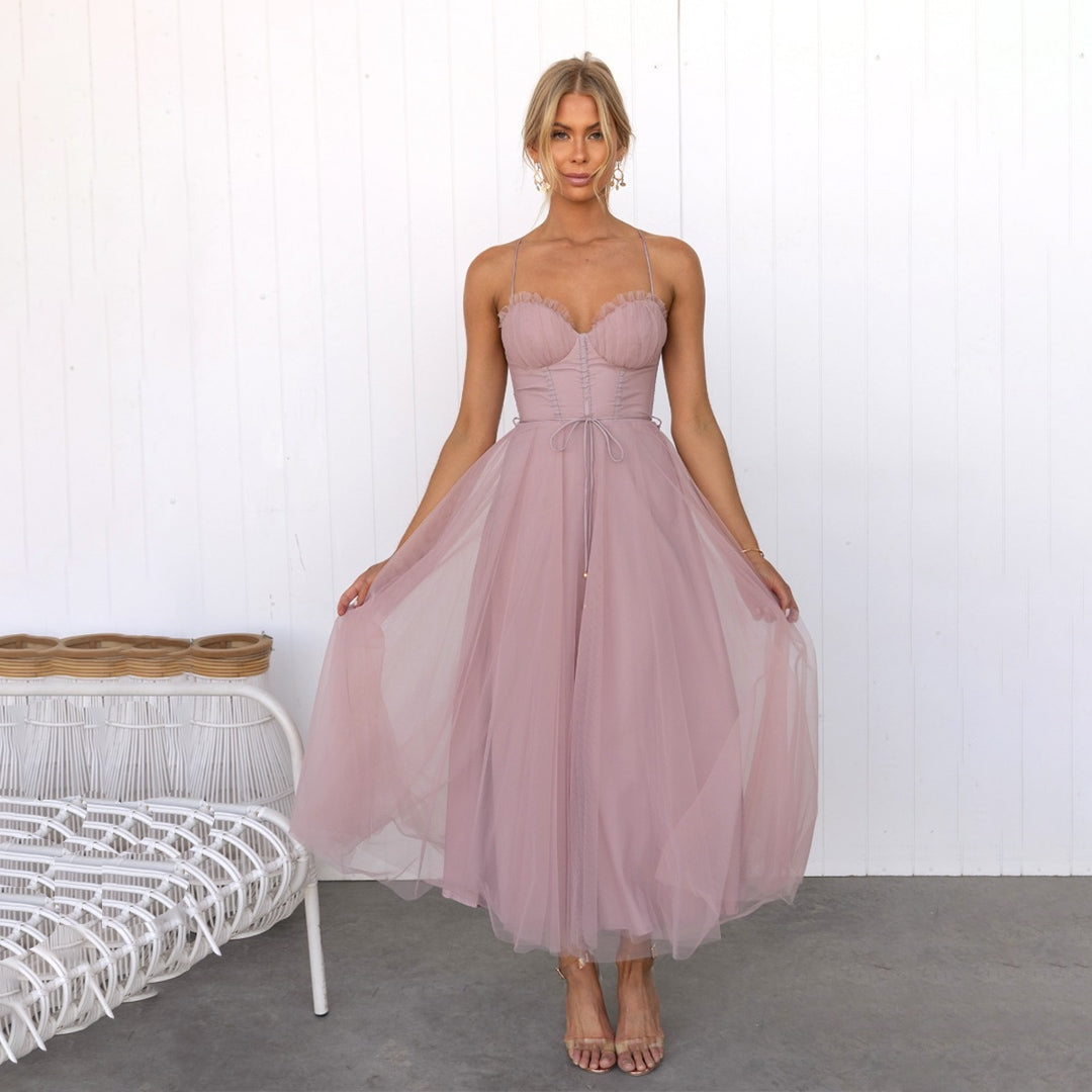 Elegantes Festkleid: Klassischer Stil & Alltagstauglichkeit