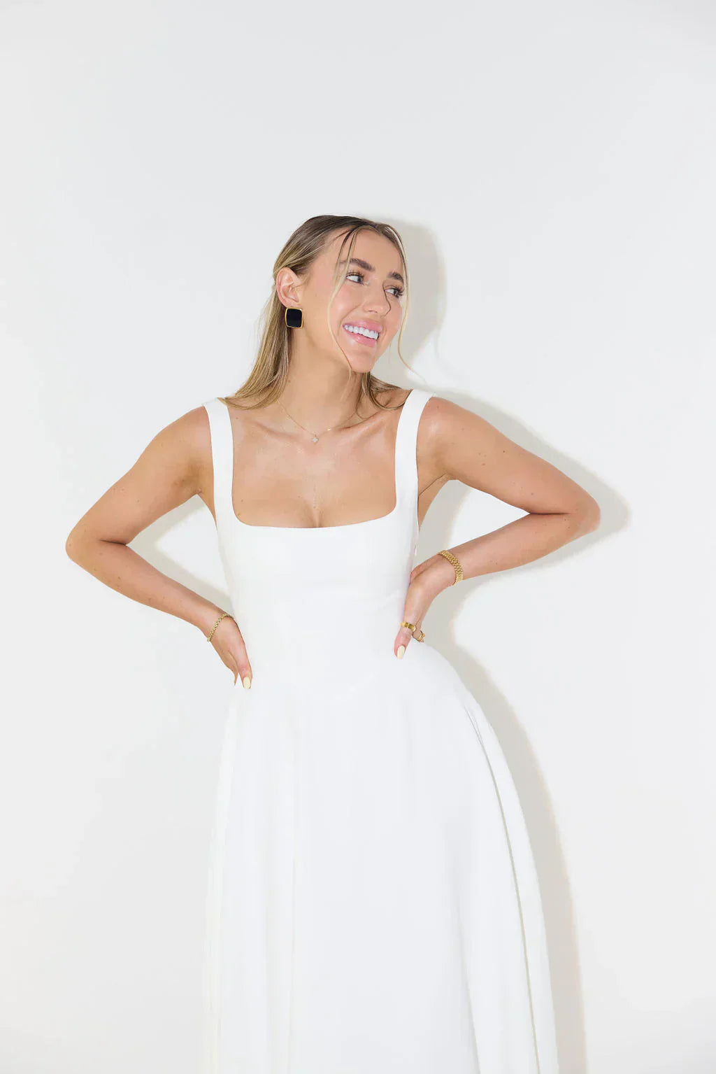 Midi-Kleid mit hoher Taille und quadratischem Ausschnitt