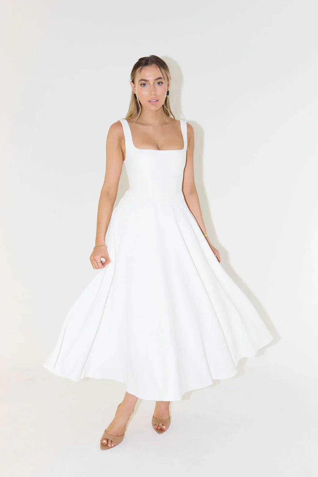 Midi-Kleid mit hoher Taille und quadratischem Ausschnitt