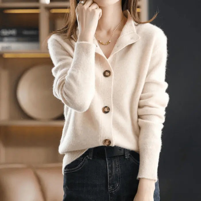 Luxuriöse Kaschmir Strickjacke: Zeitloses Design & Komfort