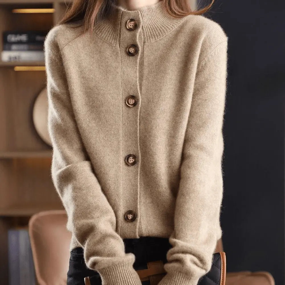 Luxuriöse Kaschmir Strickjacke: Zeitloses Design & Komfort
