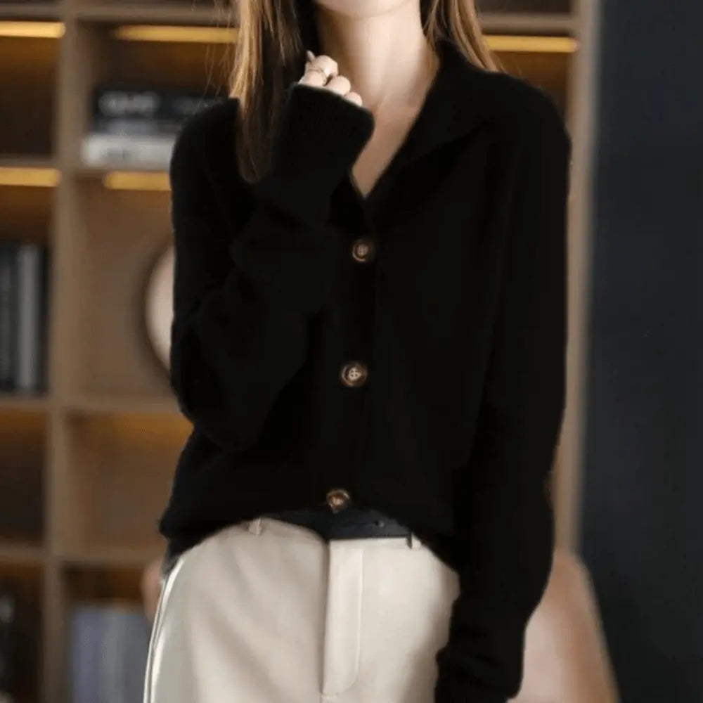Luxuriöse Kaschmir Strickjacke: Zeitloses Design & Komfort