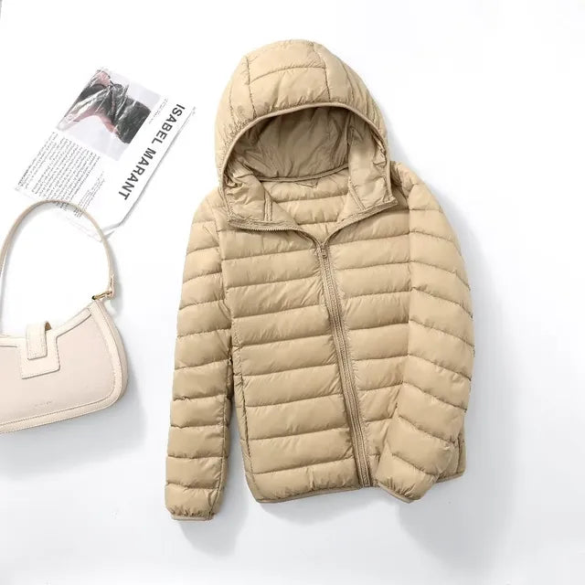 Ultraleichte Daunenmäntel mit Kapuze - Packbar & Warm
