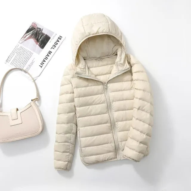 Ultraleichte Daunenmäntel mit Kapuze - Packbar & Warm