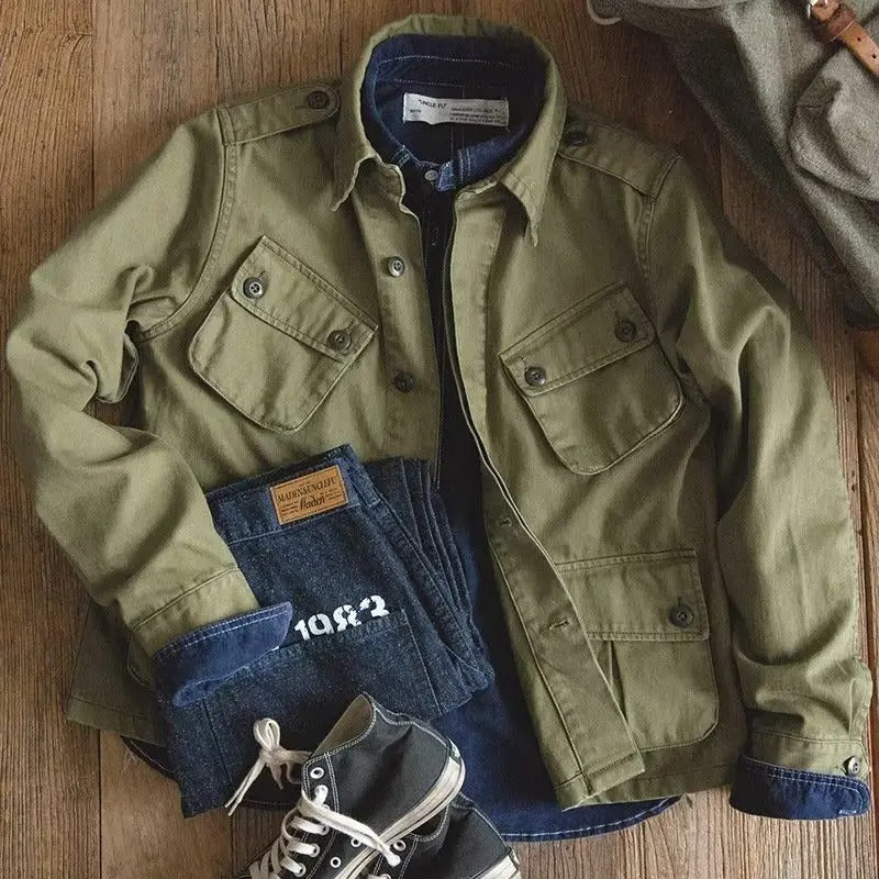 Grüne Herren Militärjacke: Multifunktional & Leger