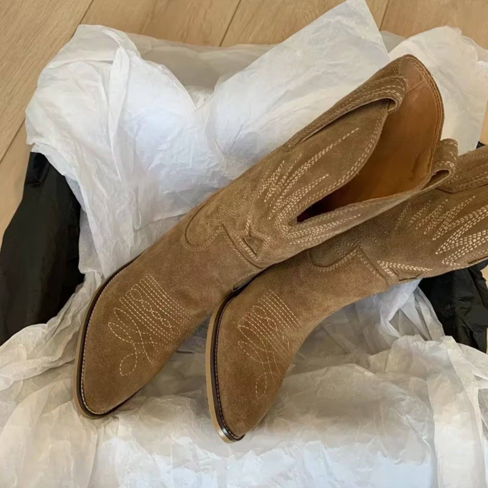 Handgestickte Damen-Lederstiefel im Vintage-Stil