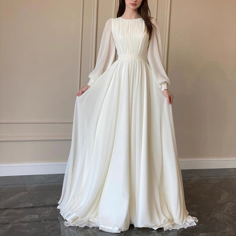 Weißes Hochzeitskleid mit langen Ärmeln und Rundhalsausschnitt