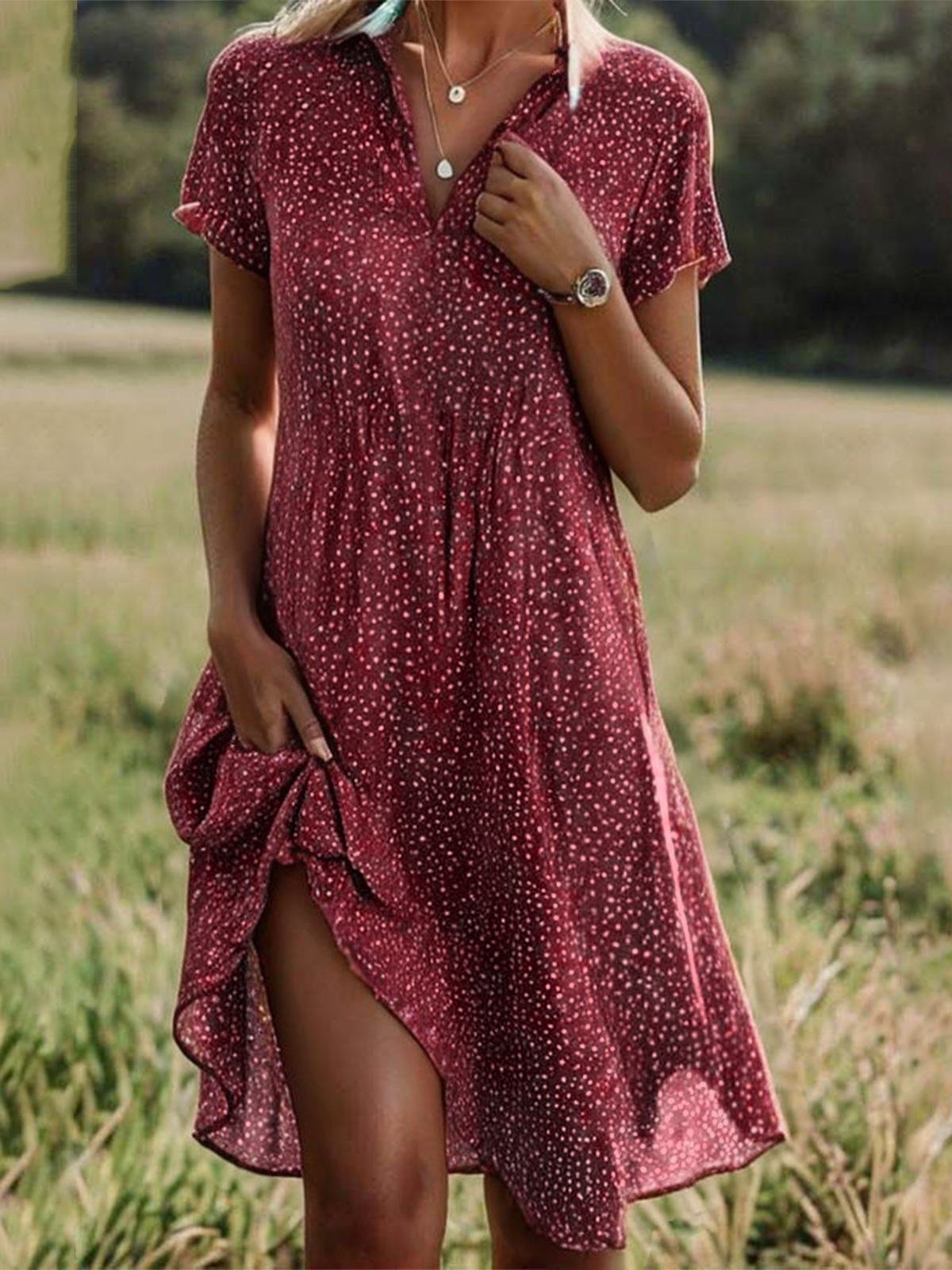 Grünes Punktmuster-Minikleid mit kurzen Ärmeln